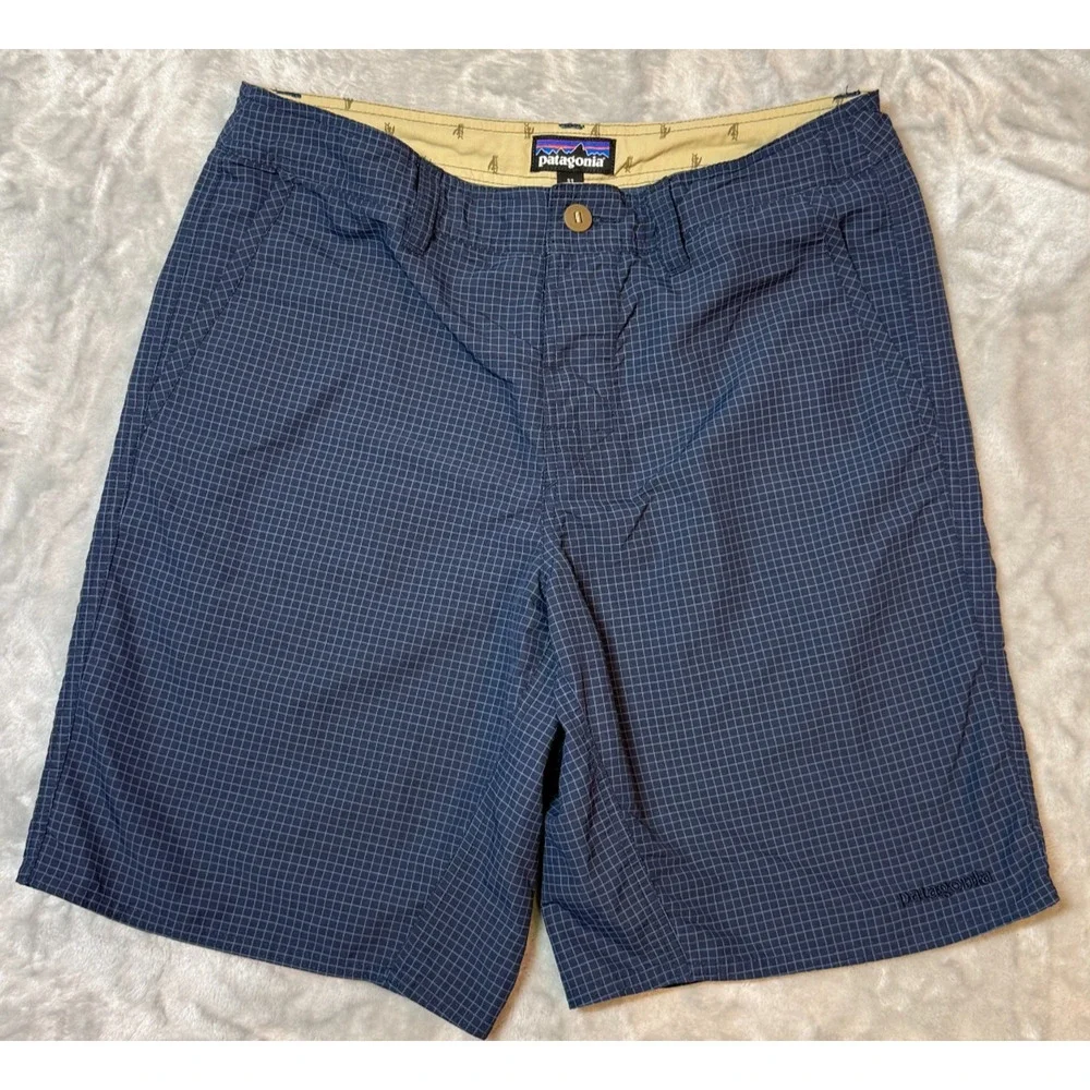 Pantagonia Men's Wavefarer Shorts Size 33 Gorpcore Costal Preppy Minimalist Tech